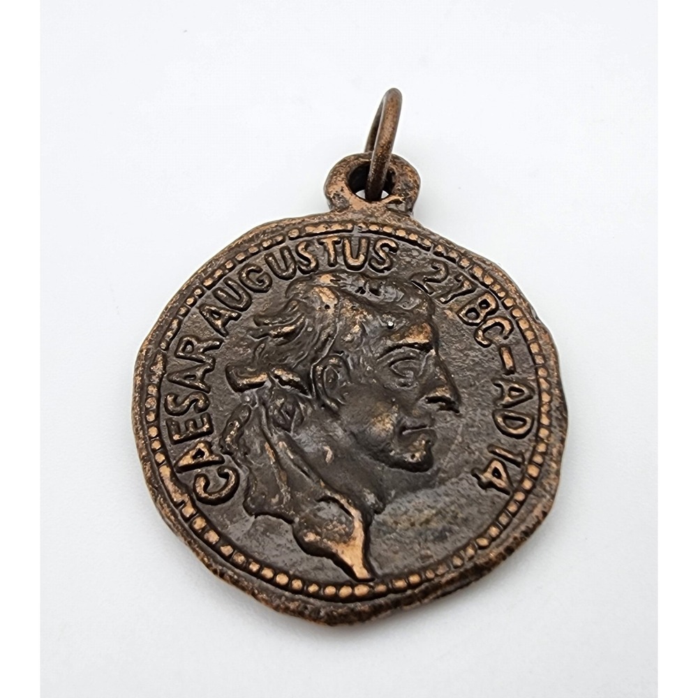 VINTAGE CEASAR AGUSTUS MARY RELIGIOUS PENDANT‎